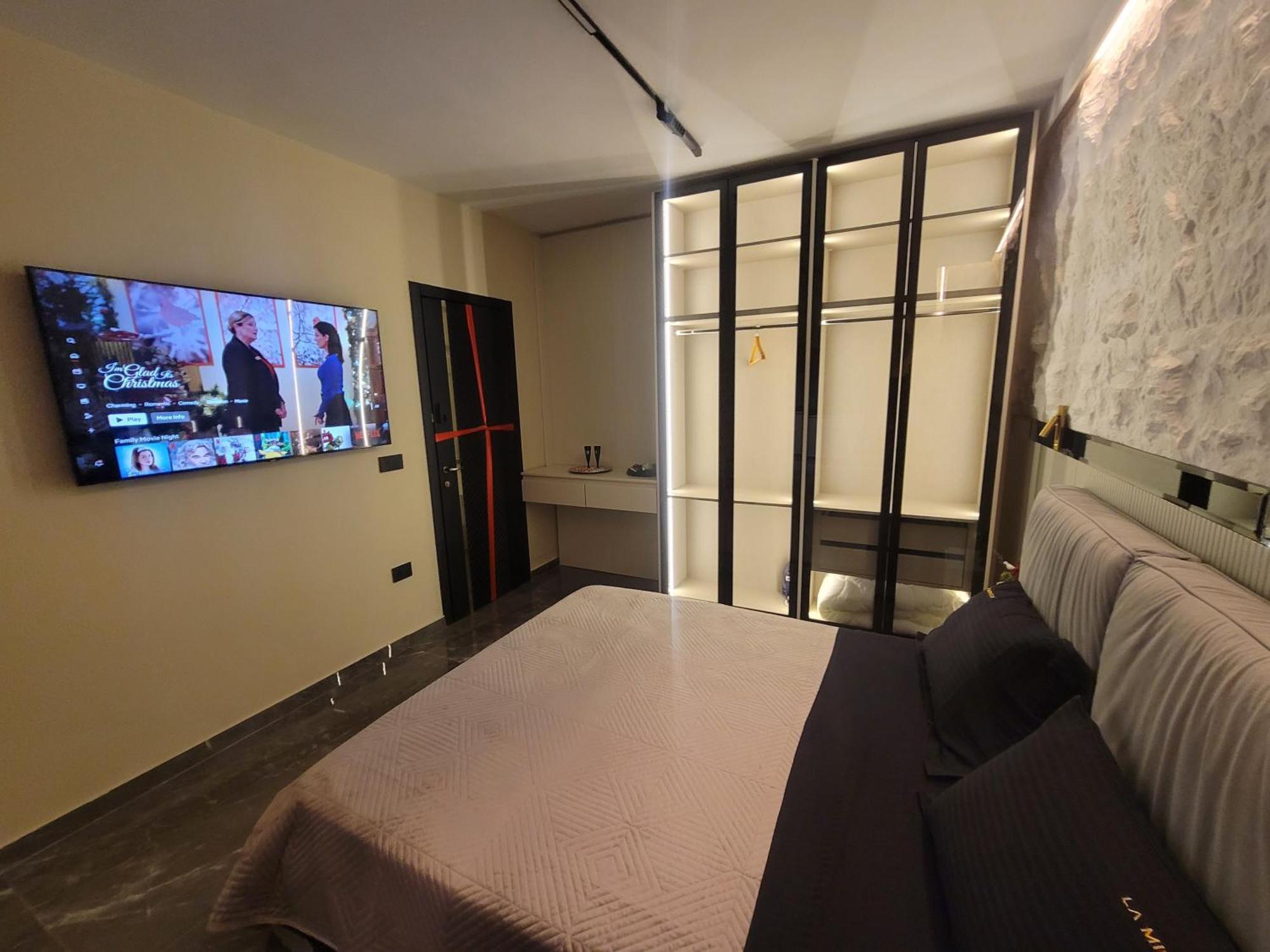 La Mirage Suites & Apartments 地拉那 外观 照片