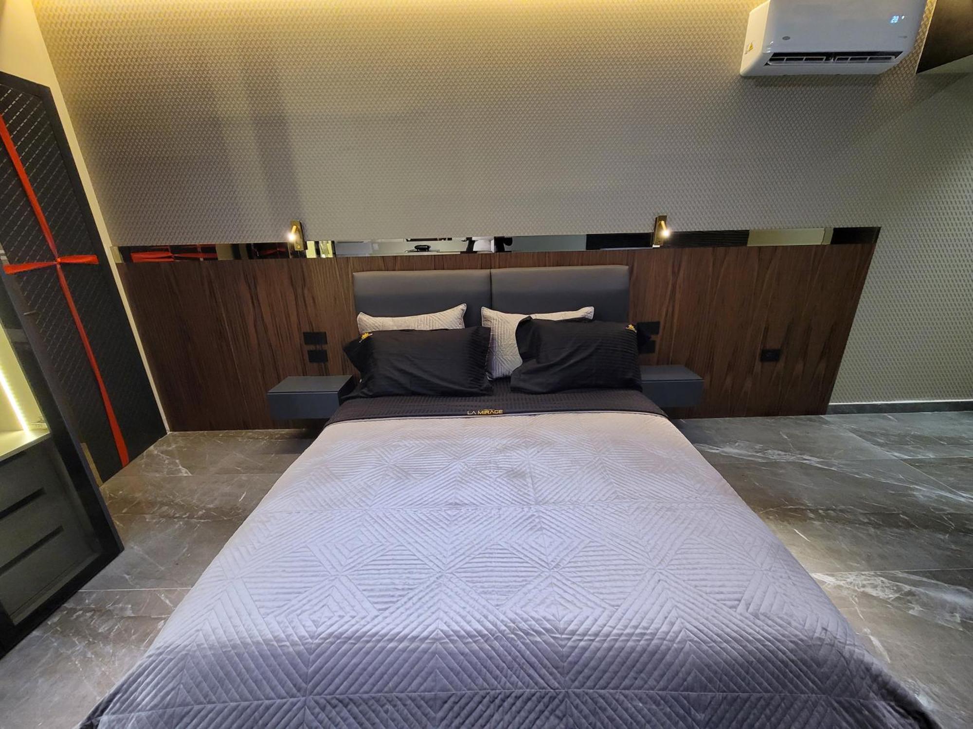 La Mirage Suites & Apartments 地拉那 外观 照片