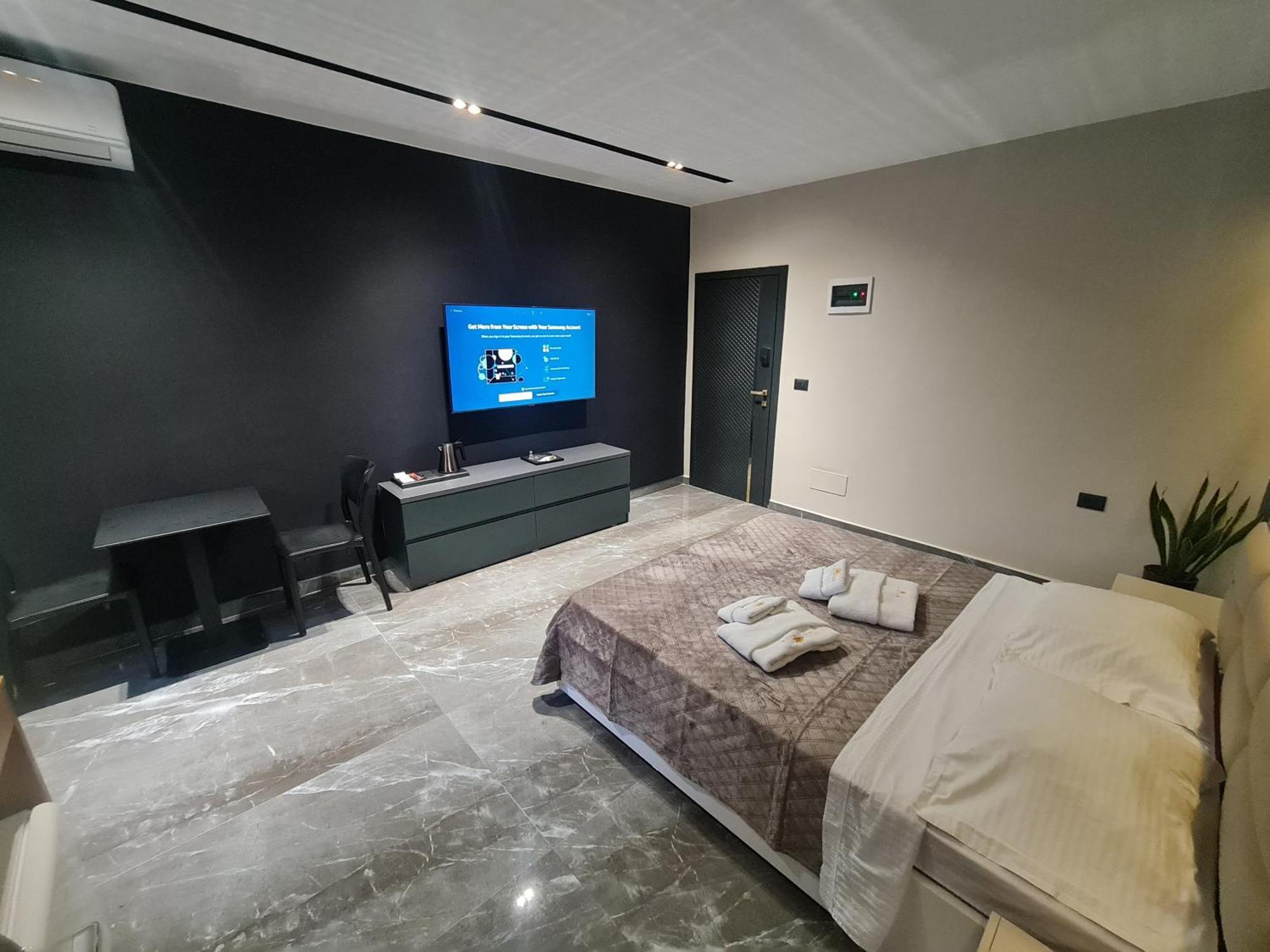 La Mirage Suites & Apartments 地拉那 外观 照片
