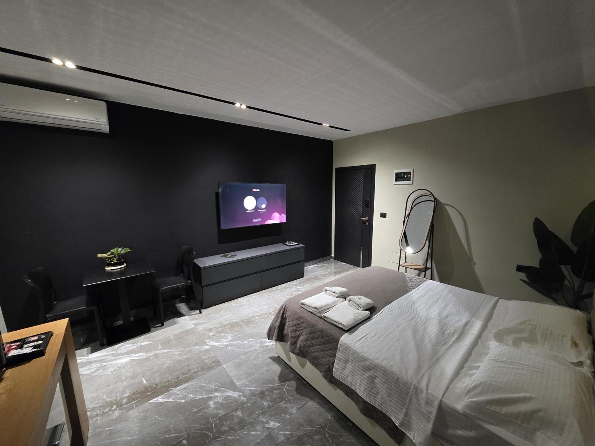 La Mirage Suites & Apartments 地拉那 外观 照片