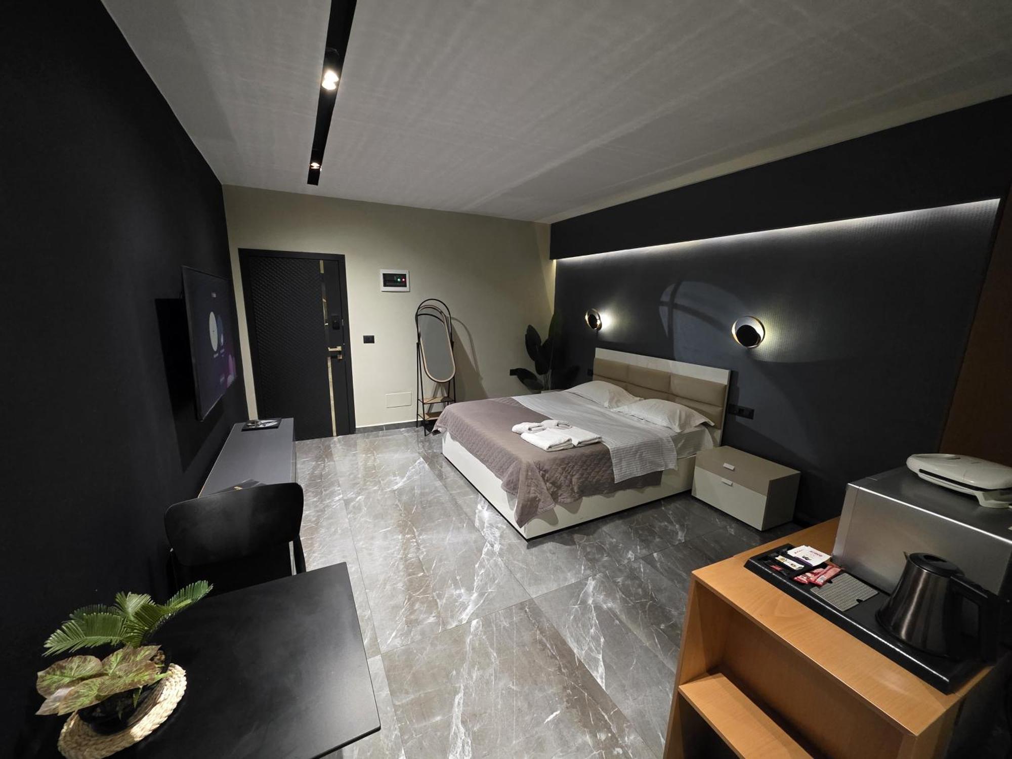 La Mirage Suites & Apartments 地拉那 外观 照片