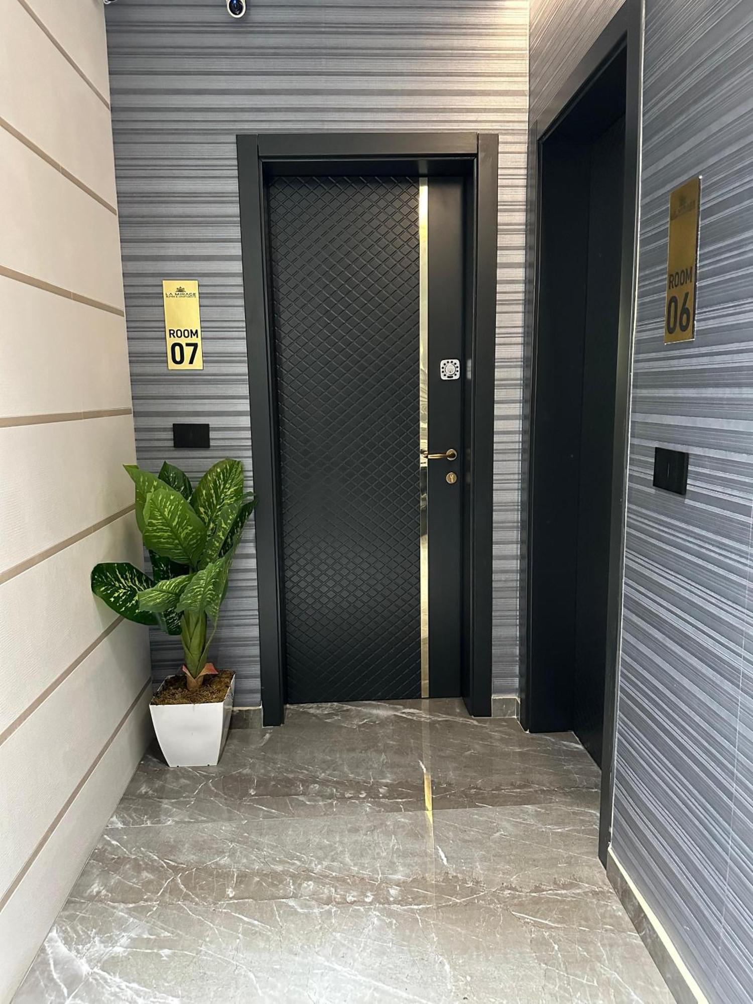 La Mirage Suites & Apartments 地拉那 外观 照片